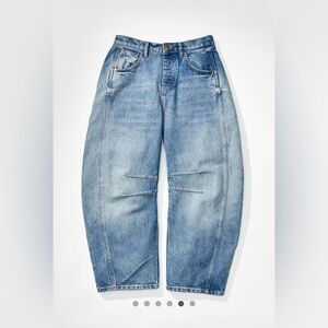 “Free people” barrel jeans. Size 28.